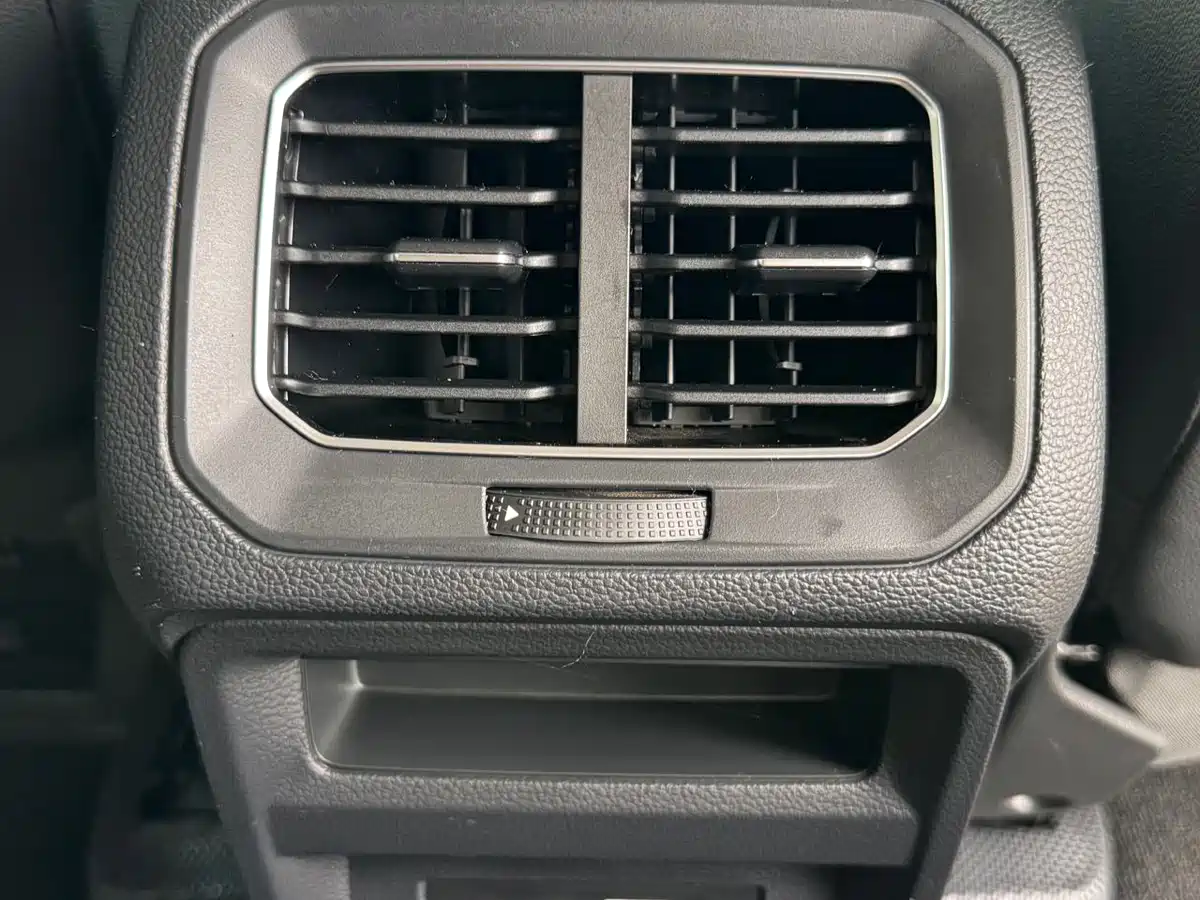 Volkswagen Tiguan L 2023 330TSI Auto 2WD Comfort Edition фото 8