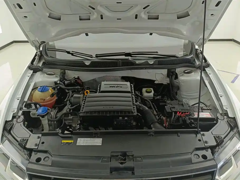 Volkswagen Bora 2018 1.5L Automatic Fashion фото 10