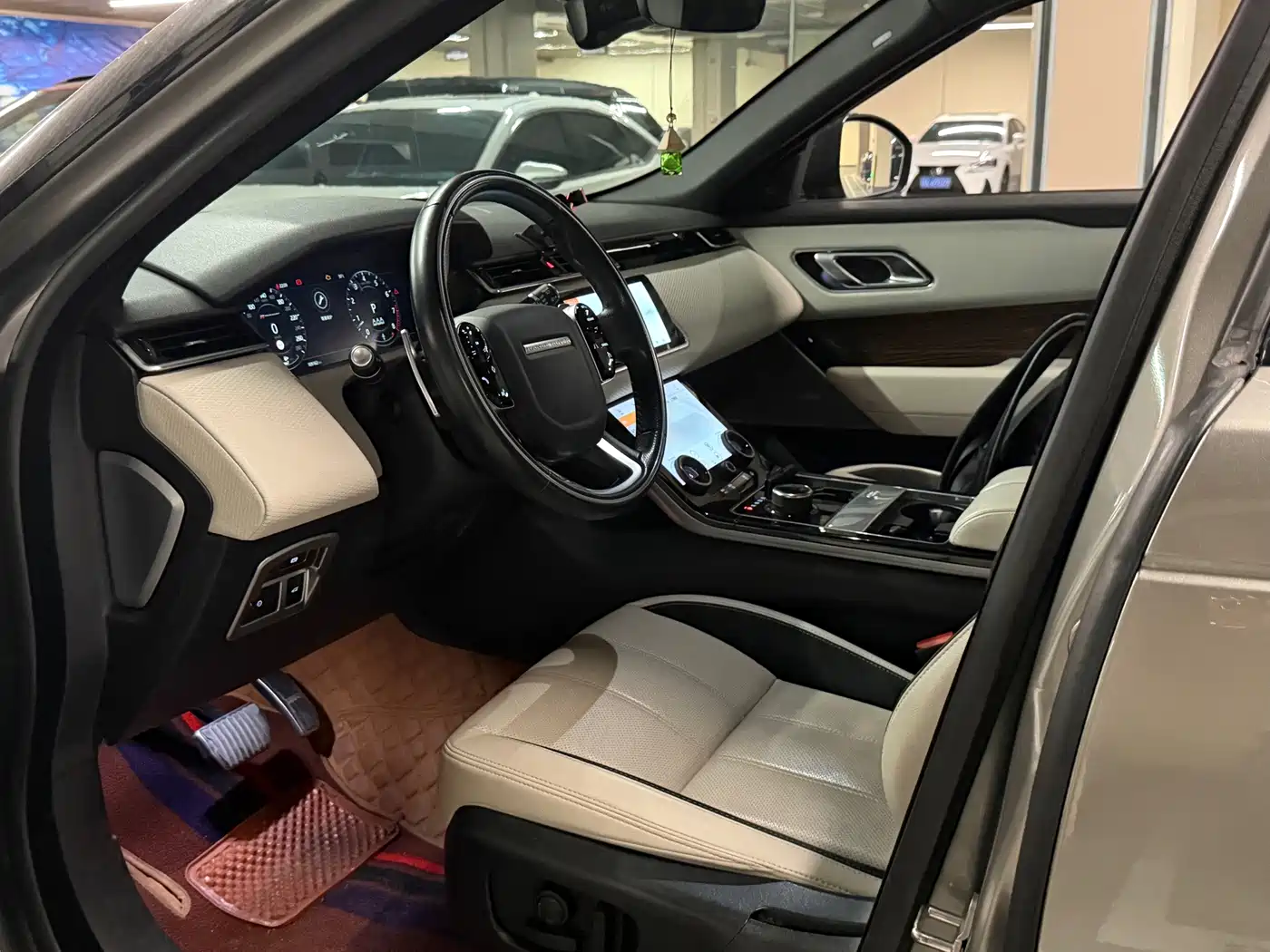 Фото 5 - Land Rover Range Rover Velar