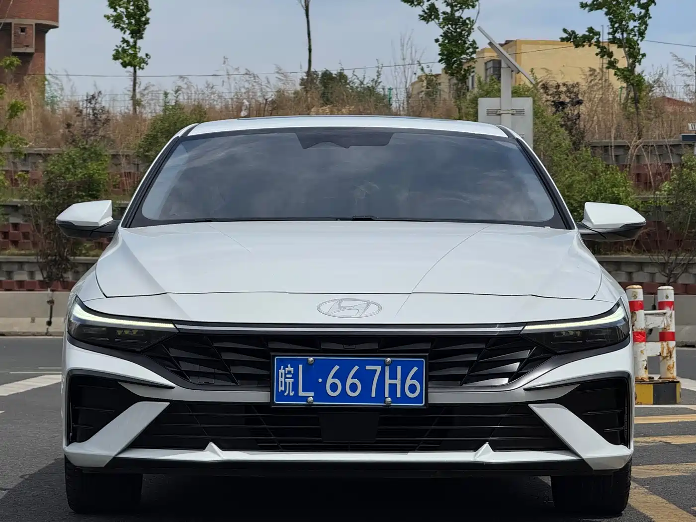 Hyundai Elantra 2023 Model 1.5L CVT LUX Premium Edition фото 8