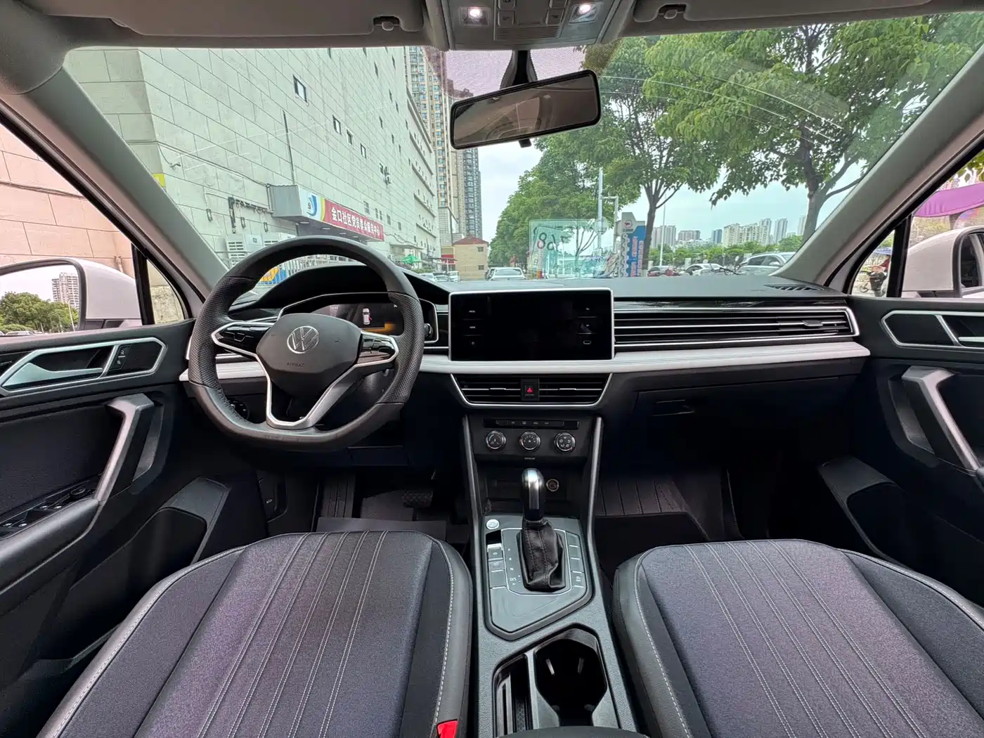 Volkswagen Tiguan L 2023 330TSI Auto 2WD Comfort Edition фото 9