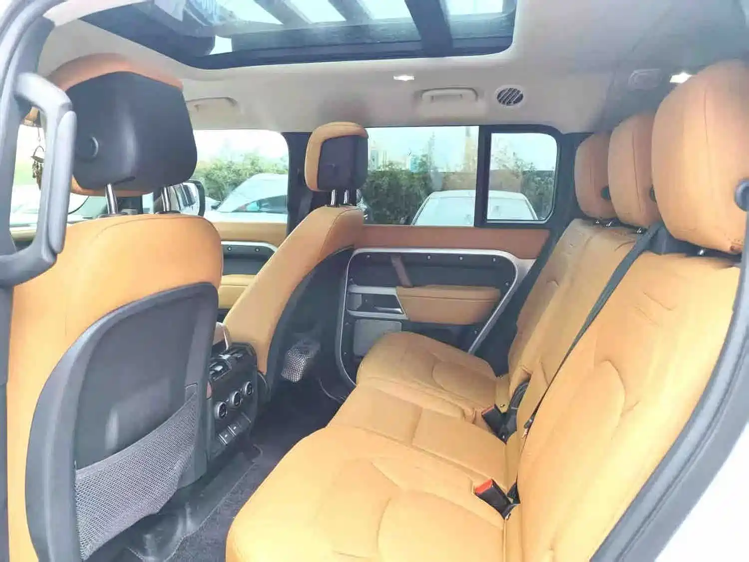 صورة 6 - Land Rover Defender