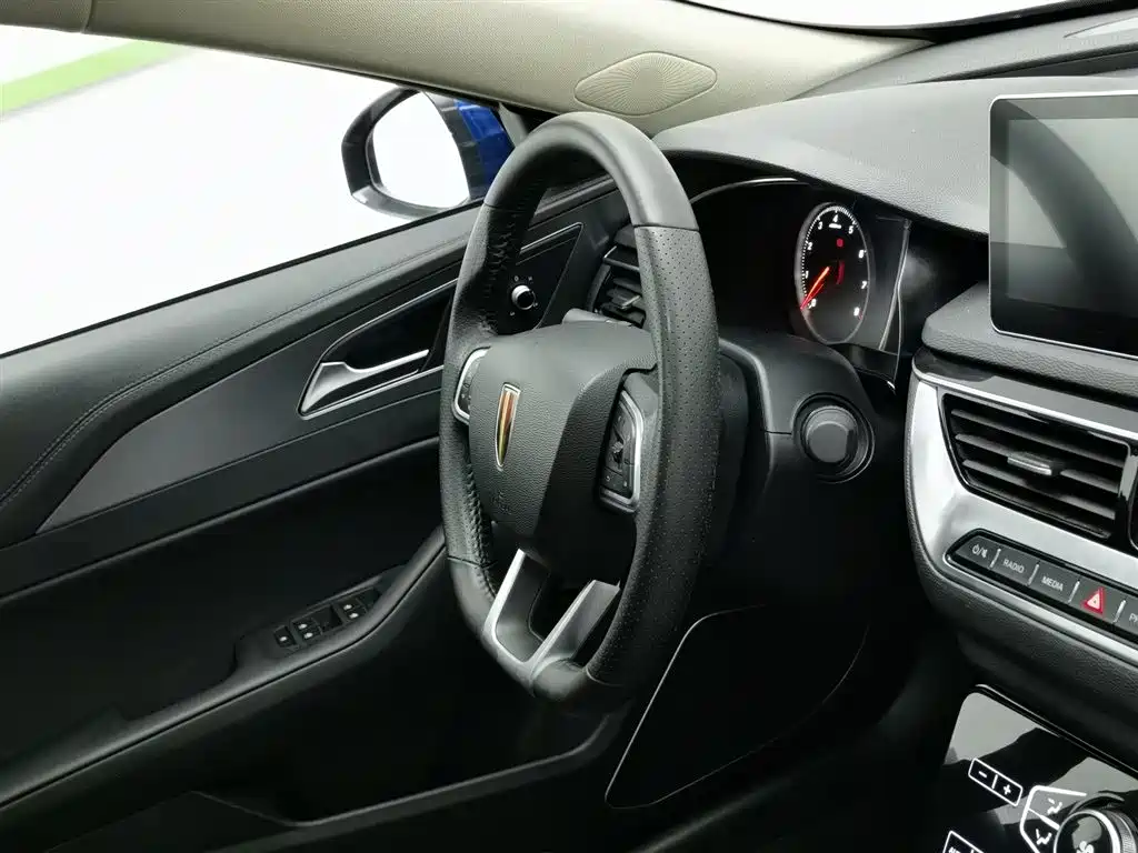 Hongqi H5 2020 1.8T Automatic Smart Connection Qi Rhythm Edition фото 22