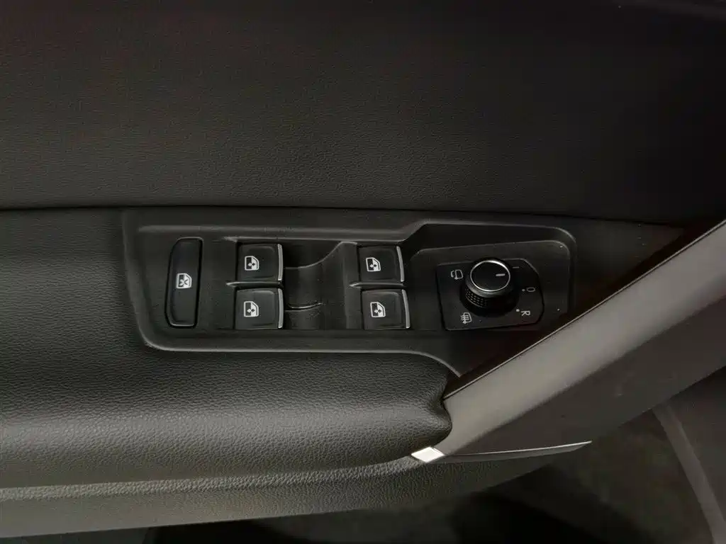 Volkswagen Tayron 2020 330TSI 2WD Luxury Smart Edition фото 9