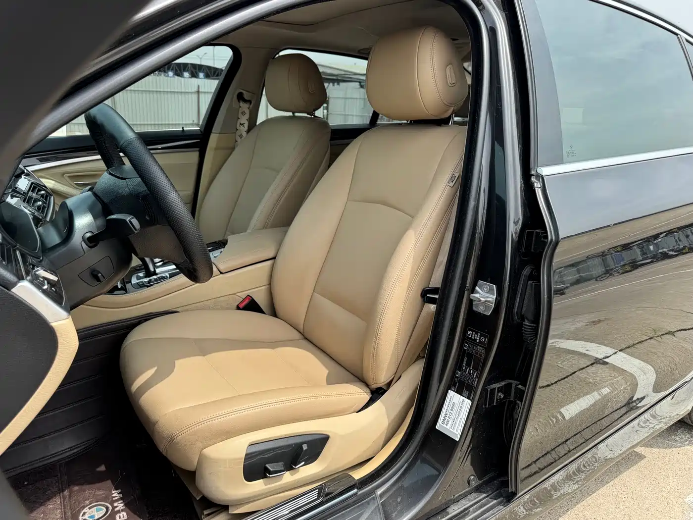 BMW 5 Series 2013 525Li Leadership фото 9