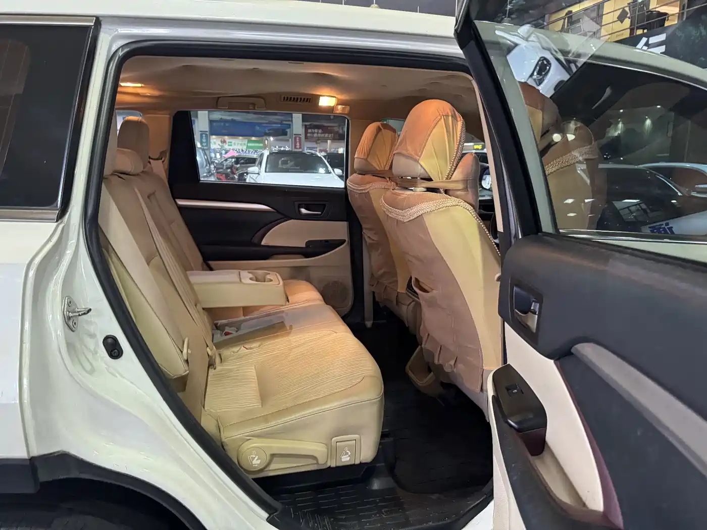 Фото 9 - Toyota Highlander