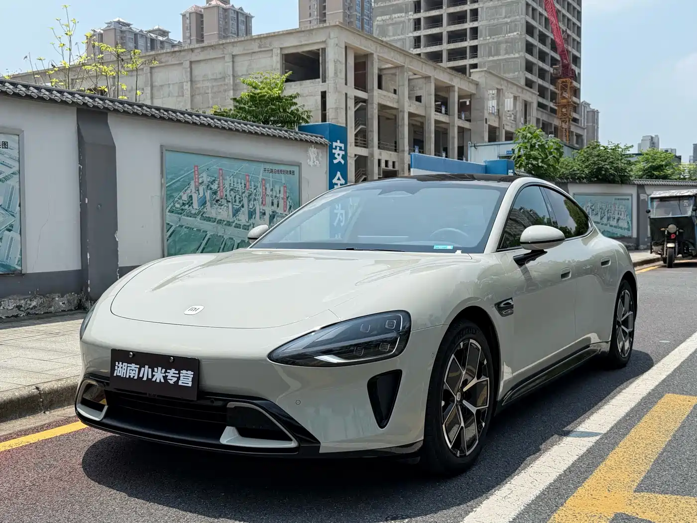 Xiaomi SU7 2024