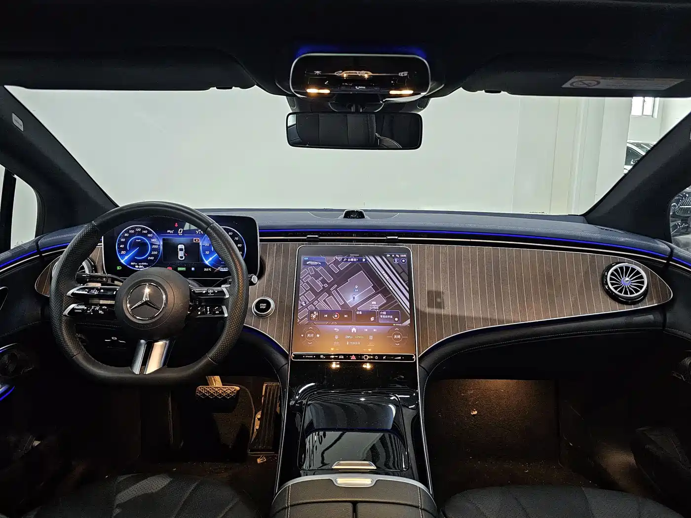 Mercedes-Benz EQE 2022 350 Pioneer Edition фото 7
