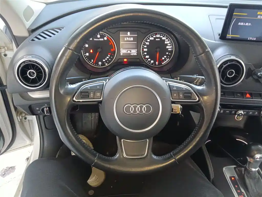 Audi A3 2014 Sportback 35 TFSI Automatic Comfort фото 7
