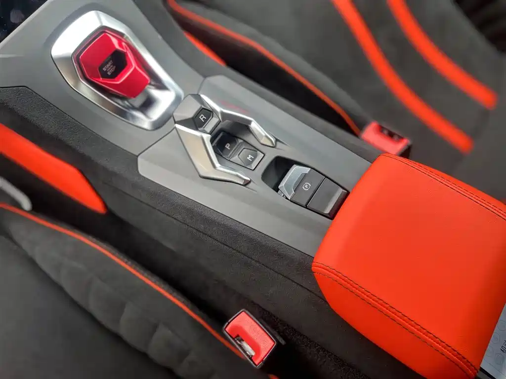 LAMBORGHINI HURACÁN