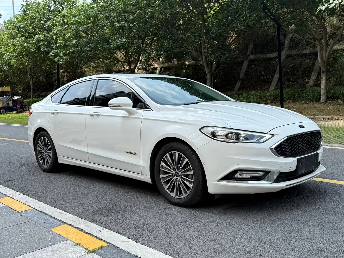 Ford Mondeo 2017 2.0L HEV Smart Premium Flagship фото 3