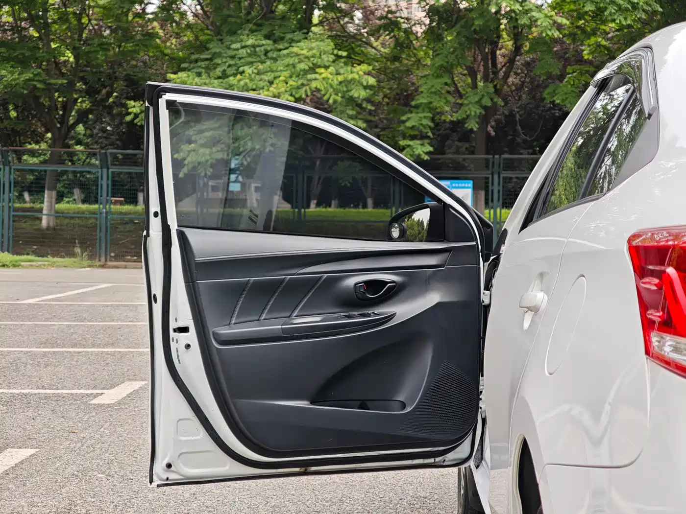 Toyota YARiS L Zhi Xiang 2018 1.5E CVT Champion Limited Edition фото 11