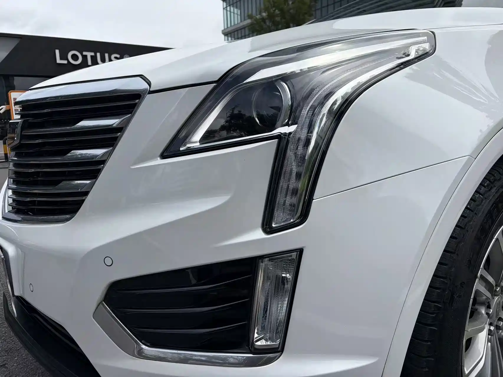 Photo 4 - Cadillac XT5