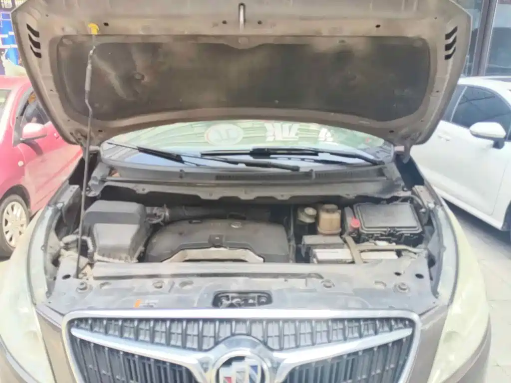 Photo 9 - Buick GL8