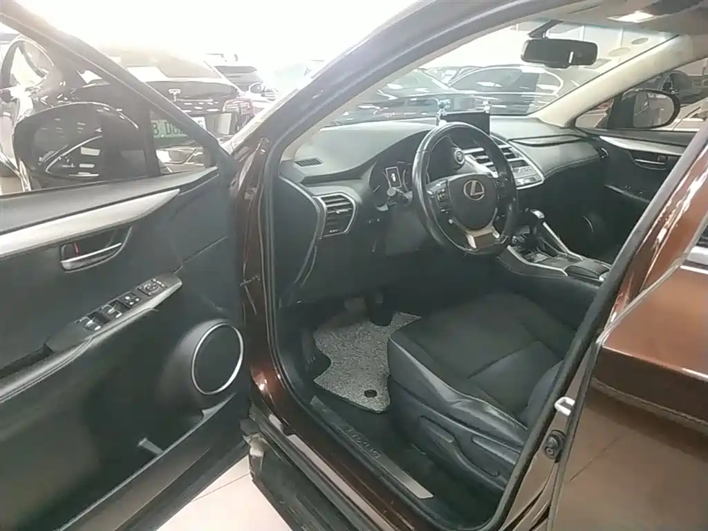 Lexus NX 2018 200 FWD Sharp Edition China VI фото 16
