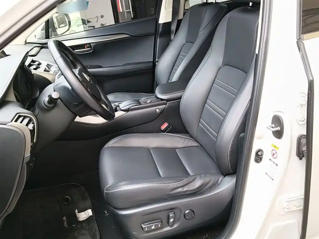 Lexus NX 2015 300h FWD Luxury фото 11