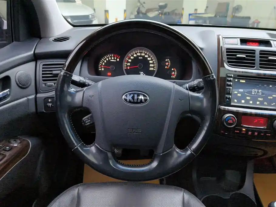 Kia Sportage 2013 2.0L Manual 2WD GLS фото 15