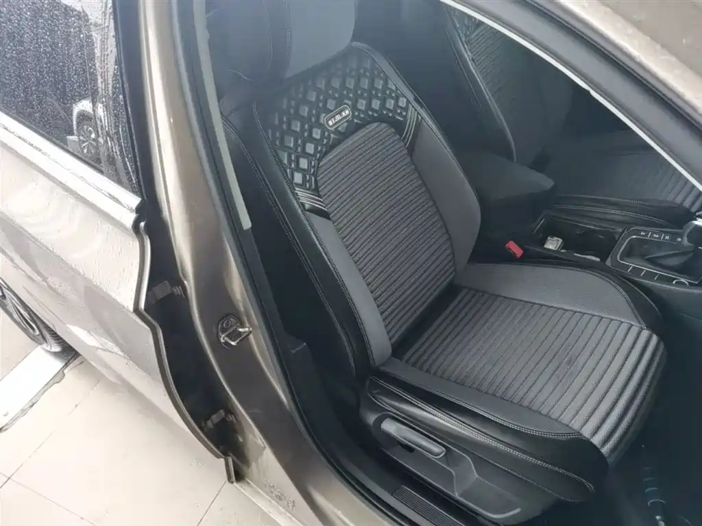 Volkswagen Sagitar 2021 280TSI DSG Surpassing Edition фото 25