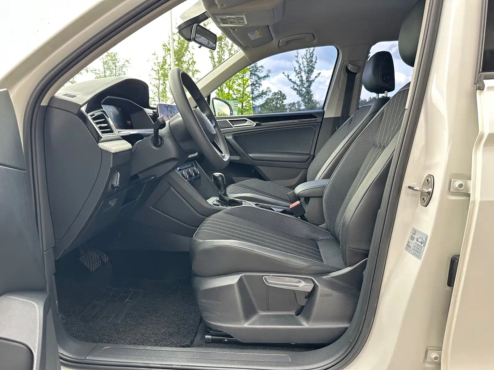Фото 5 - Volkswagen Tiguan L