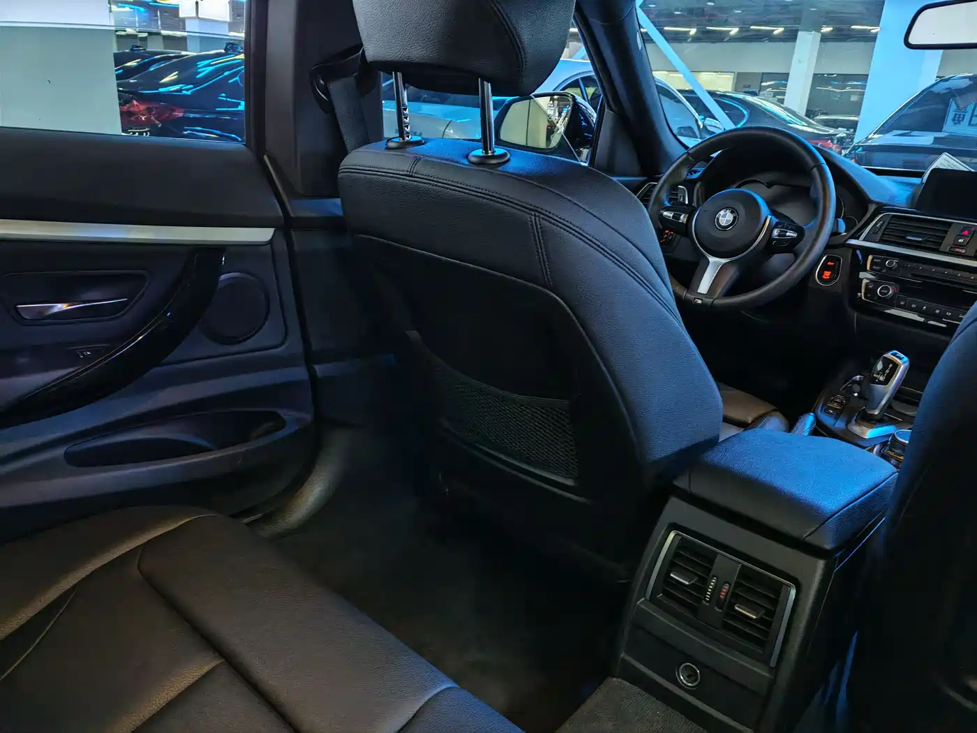 BMW 3 Series GT 2019 320i M Sport Package фото 9