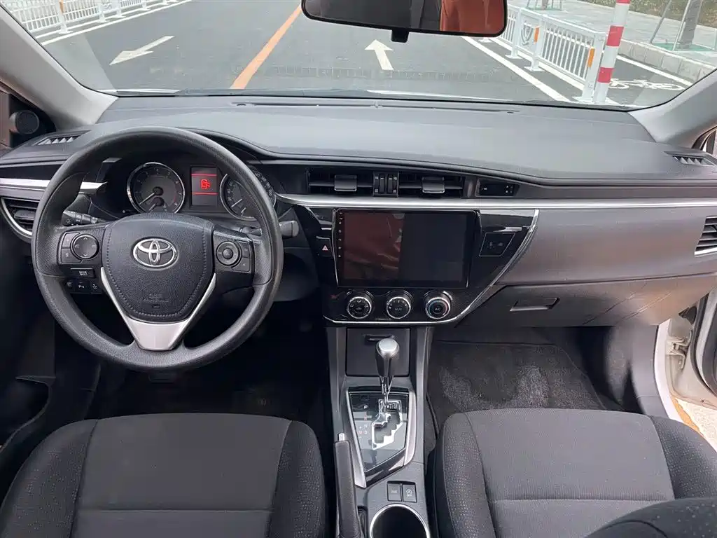 Toyota Corolla 2017 1.2T CVT GL-i фото 8