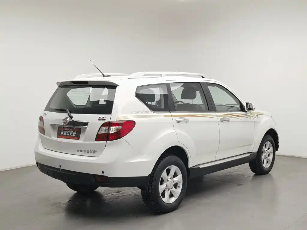 Landwind X8 2015 2014 Explorer Edition 2.0T Gasoline 4x2 Premium Luxury