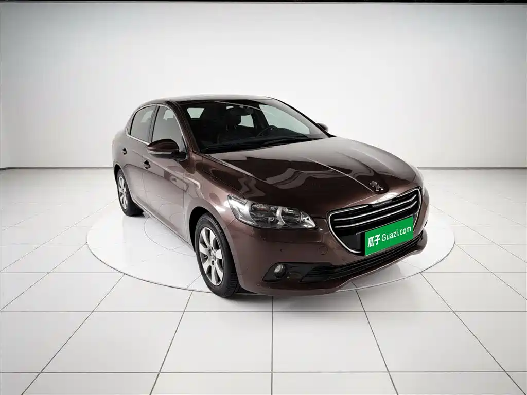 Peugeot 301 2016 1.6L Manual Comfort Edition фото 4