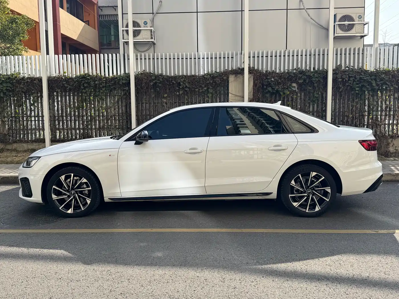 Audi A4L 2023 40 TFSI Luxury Sport фото 7