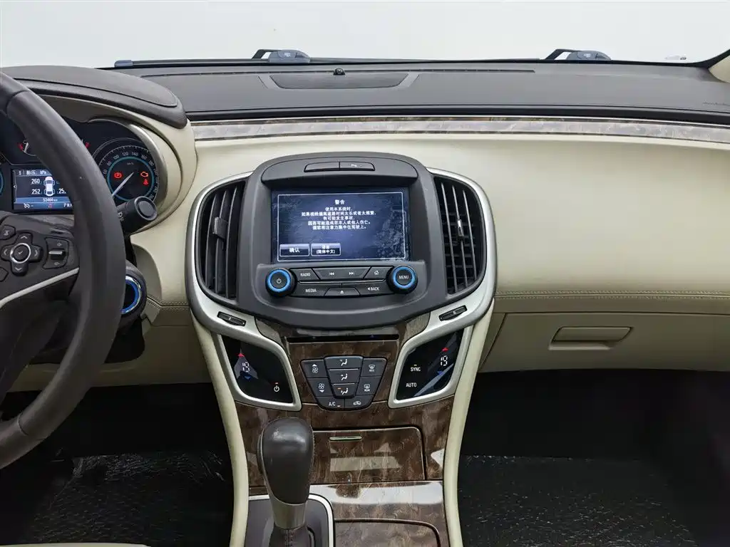 Buick LaCrosse 2013 2.4L SIDI Leading Comfort фото 12