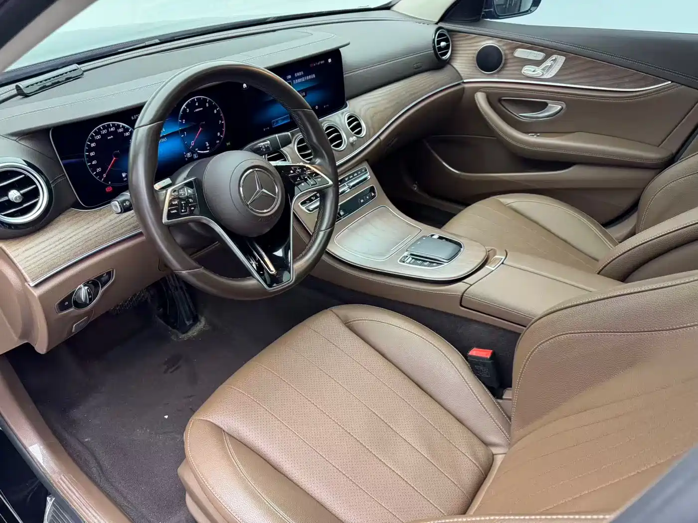 Mercedes-Benz E-Class 2022 E 300 L Fashion фото 8
