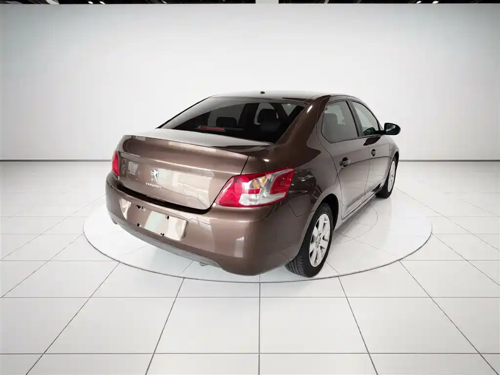 Peugeot 301 2016 1.6L Manual Comfort Edition фото 7