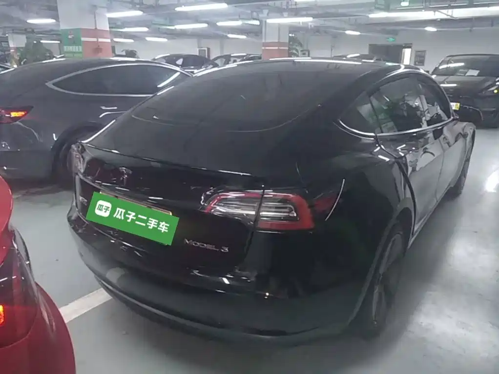 Фото 7 - Tesla Model 3