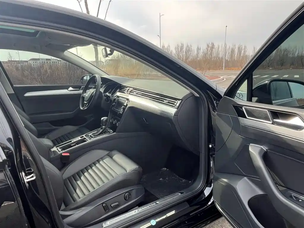 Volkswagen Magotan 2018 330TSI DSG Leading фото 4