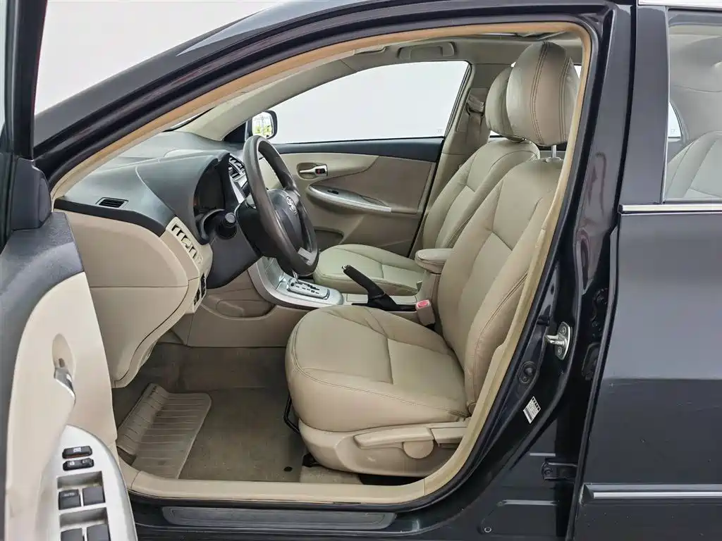 Toyota Corolla 2012 Styling Edition 1.8L CVT GL-i фото 10