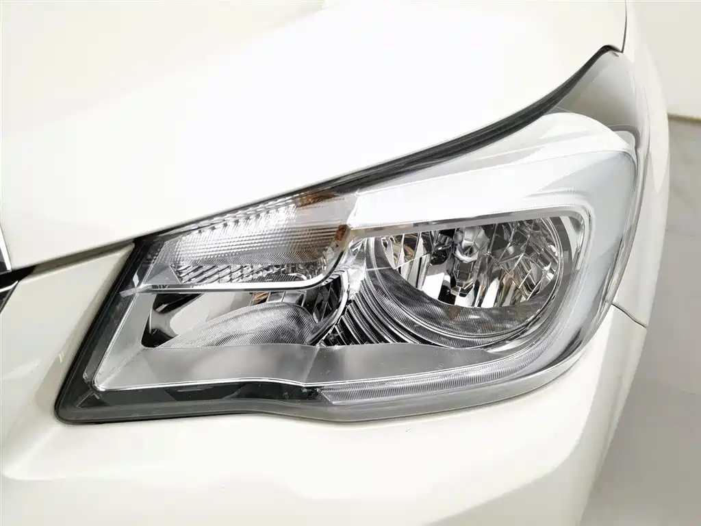 Subaru Forester 2016 2.0i Luxury Navigation Edition фото 7