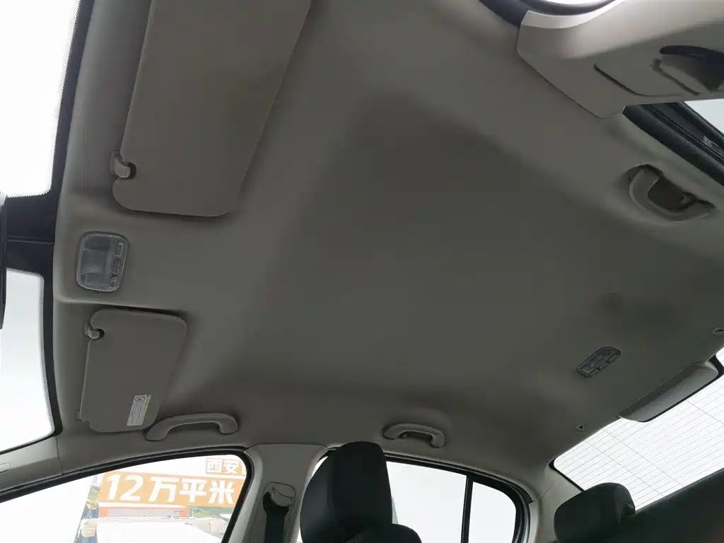 Peugeot 308 2014 Model Joy Edition Classic 1.6L Manual Superior Style фото 14