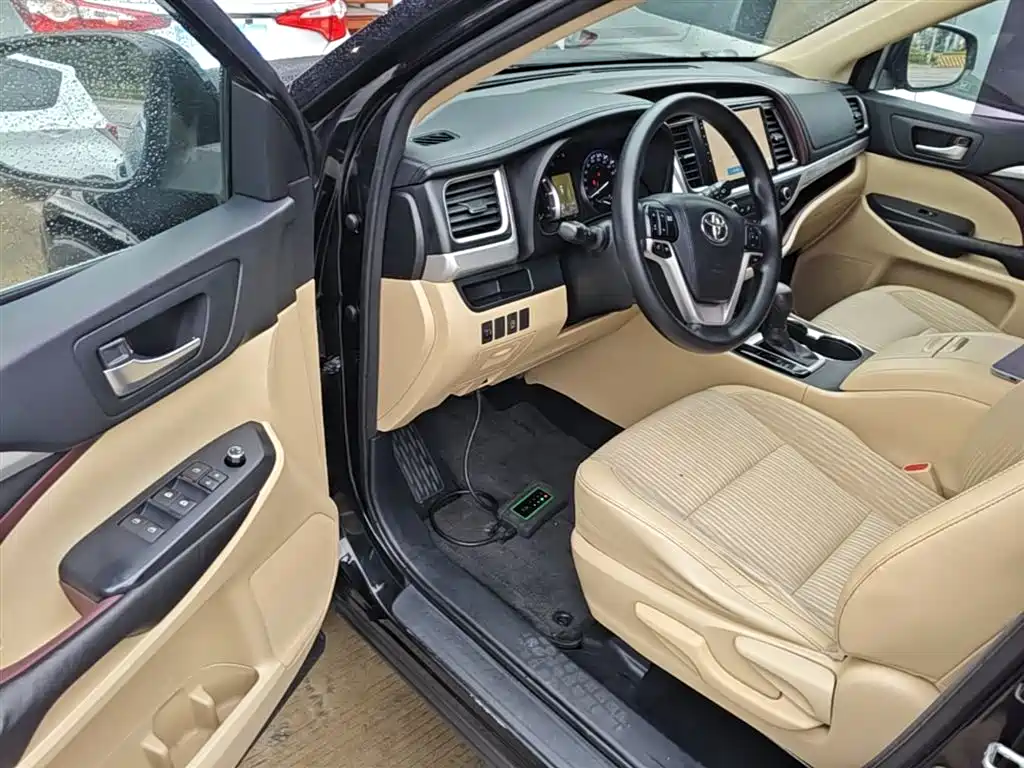 Toyota Highlander 2015 2.0T AWD Elite Edition 7-seater фото 16