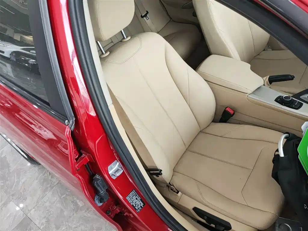 BMW 3 Series 2015 316Li Fashion фото 25