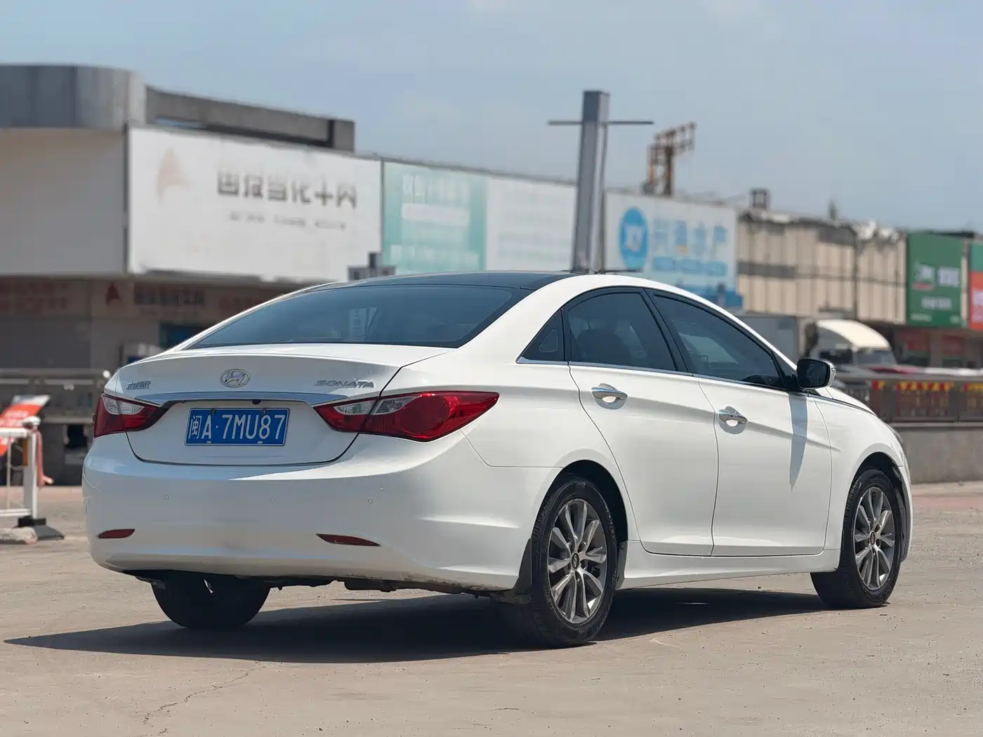 Hyundai Sonata 2013 2.0L Automatic Luxury Edition фото 9
