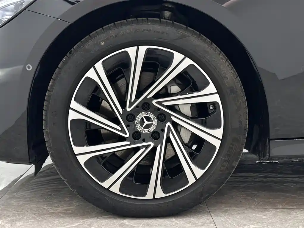 Mercedes-Benz E-Class 2025 E 300 L Luxury фото 22