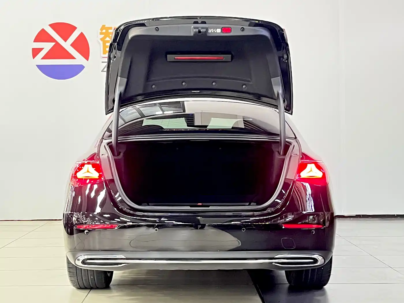 Mercedes-Benz E-Class 2025 E 300 L Luxury фото 14
