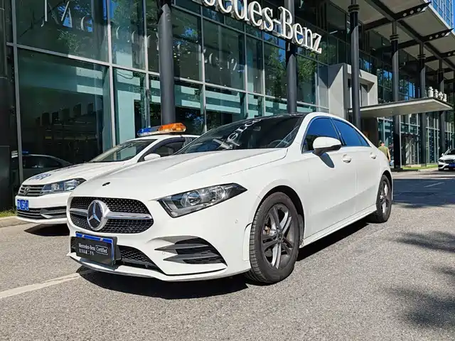 Mercedes-Benz A A 180 L, спортивный седан