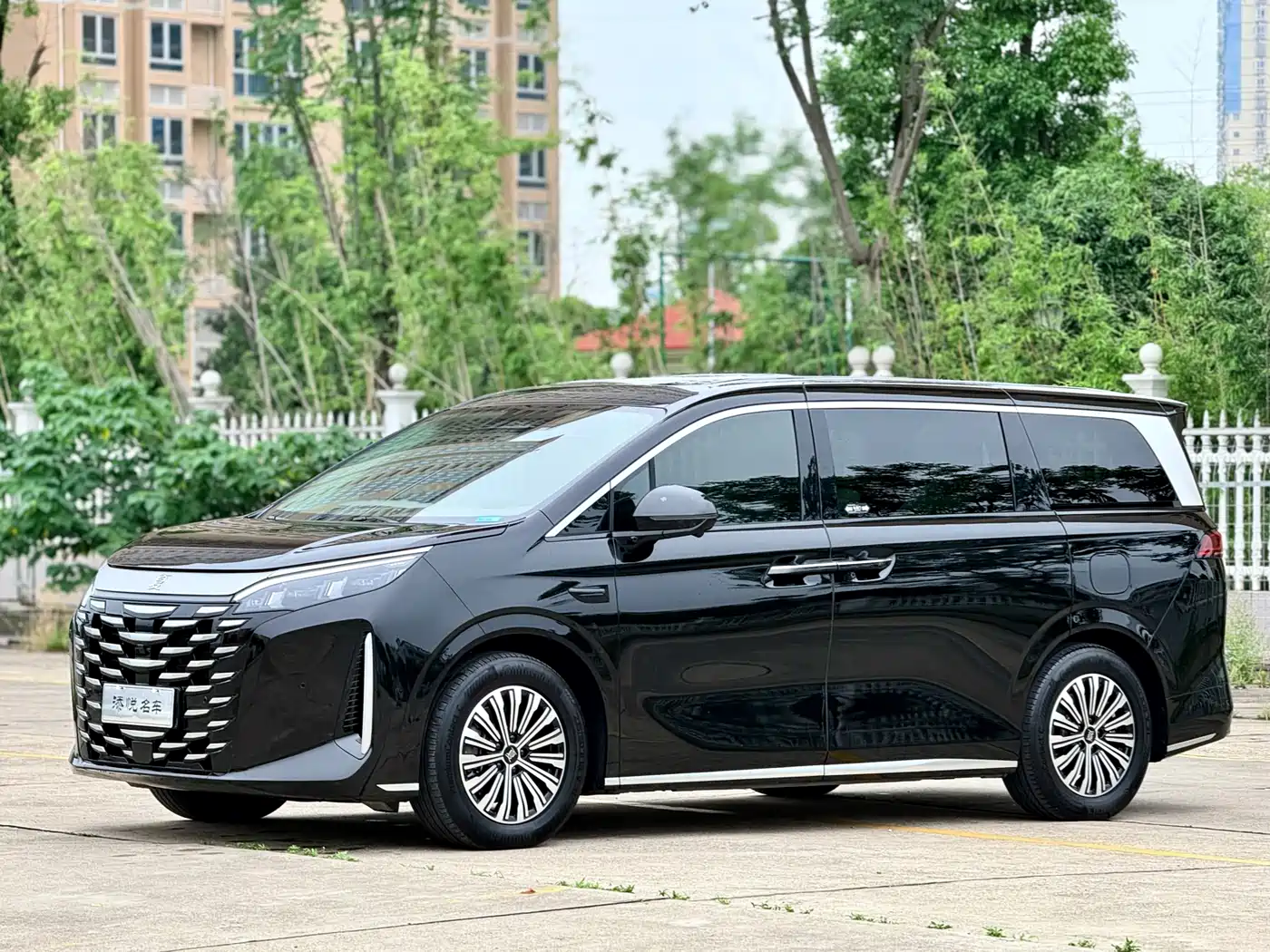 BYD Xia 2025 DM-i 1.5T 180km Excellence фото 2