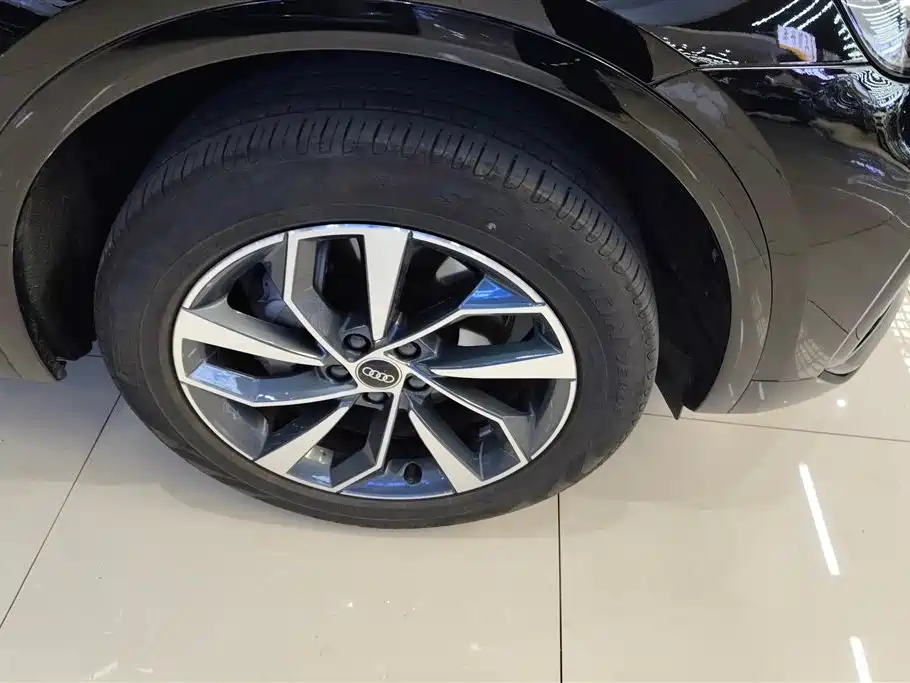 Audi Q5L 2023 40T Luxury Dynamic фото 6