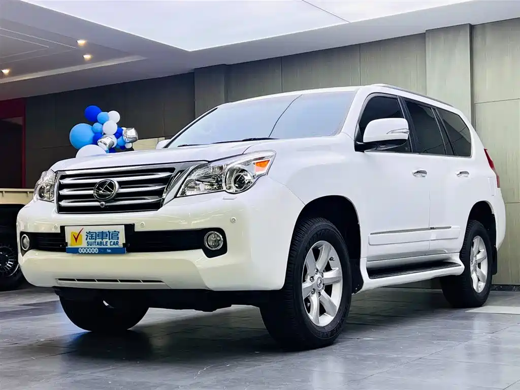 Photo 1 - Lexus GX