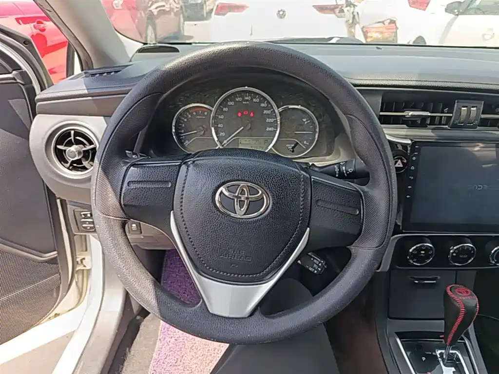 Toyota Corolla 2018 1.2T S-CVT GL Smart Edition фото 11