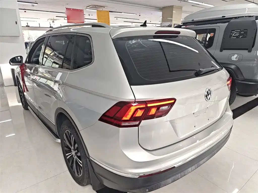 Volkswagen Tiguan L 2019 Facelift 330TSI Auto 2WD Panorama Comfort China VI фото 5