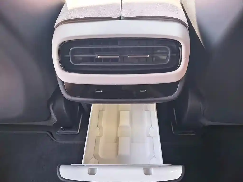 Xiaomi Auto Xiaomi SU7 2024 AWD Extended Range Advanced Smart Driving Max Edition фото 12