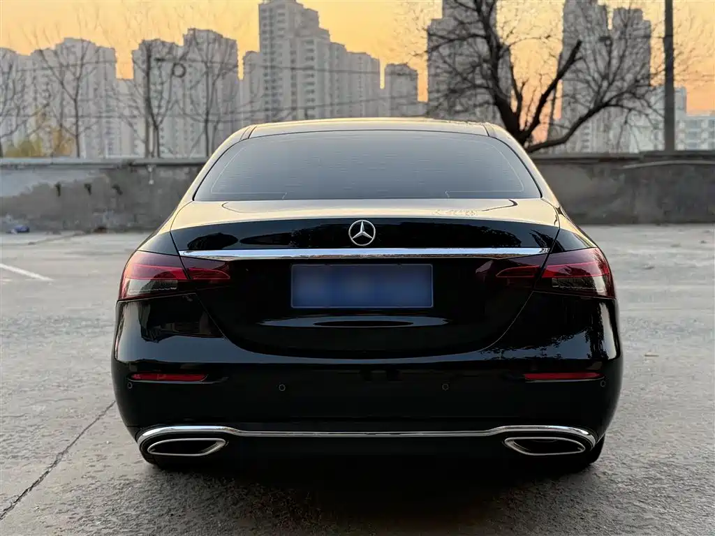 MERCEDES-BENZ E-CLASS