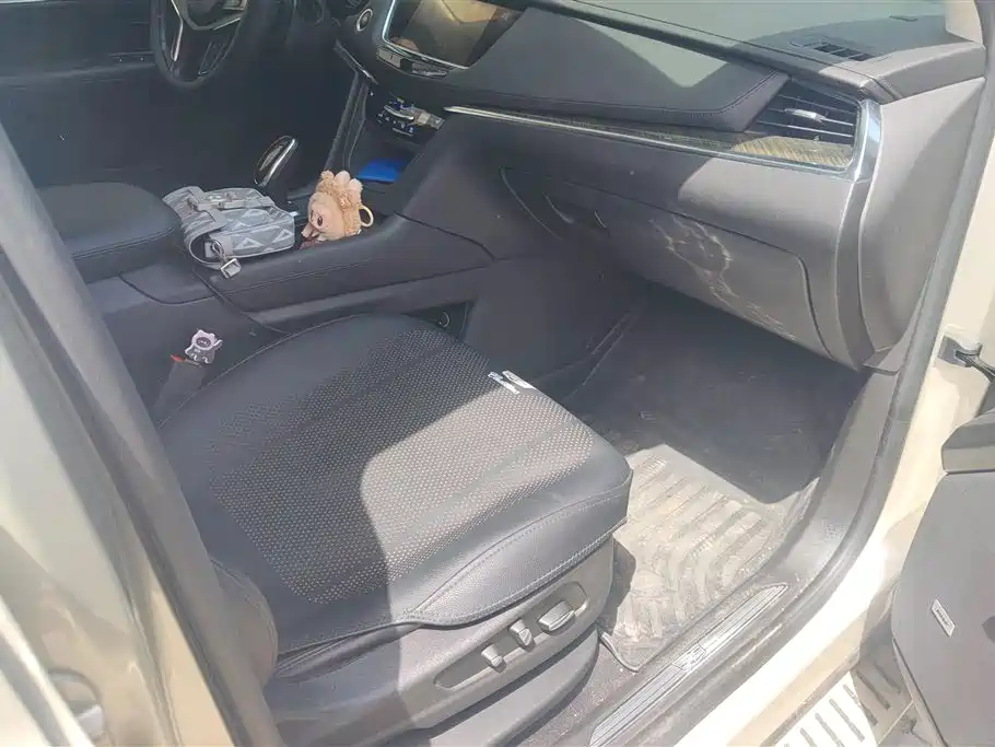 Cadillac XT5 2016 28T AWD Luxury Model фото 8